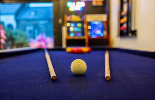 The Secret Garden, Donaghadee - The Hideaway - Stylish 5-Beds, and Lavish 3-Bedrooms - Guests 7 - Super Fast Speed Wi-FI - Foto 49