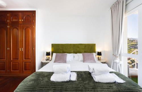 Sunset Horizon Spa Retreat by Eden Rentals - Foto 59