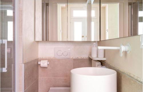 Tiffany Silver - Photo 9