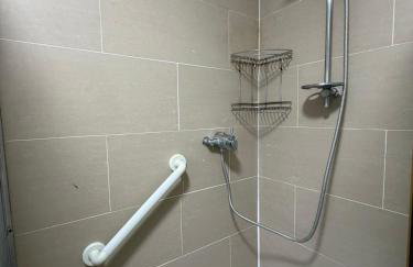 5 Bed cosy family home near Heathrow l London - Foto 18