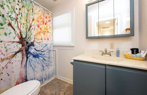 Quiet Retreat - Piano Firepit Peloton - 30 min to RTP - Photo 8