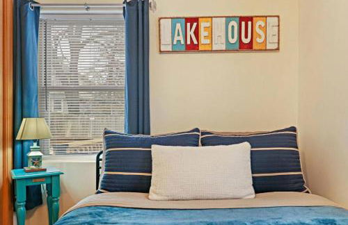 Gorgeous Nautical 2bed 2bath Lake House Chain O Lakes with Hot Tub - Foto 41