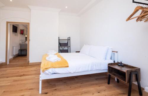 Birch - Three Tuns Apartments - Pettistree, Wickham Market - by Aldeburgh Coastal Cottages - Foto 6