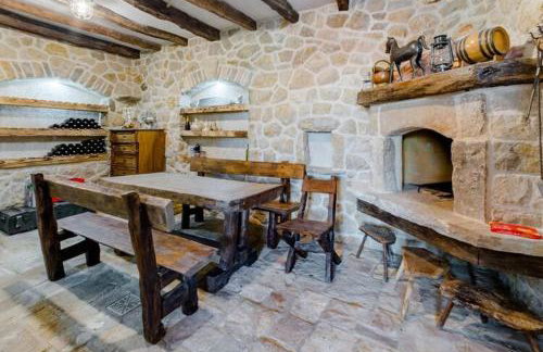 Holiday Home Rustic - Two Bedroom Holiday Home with Private Pool - Photo 6