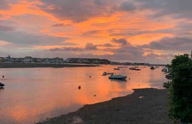 A unique and spacious river front property - Foto 74