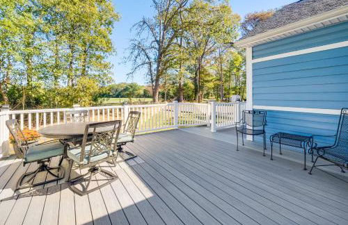 Walk to MIR Wooded Group Escape with Deck and Bar! - Foto 3