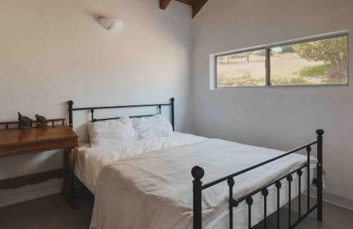 Secluded rustic 1-bedroom cabin on private land - Foto 16