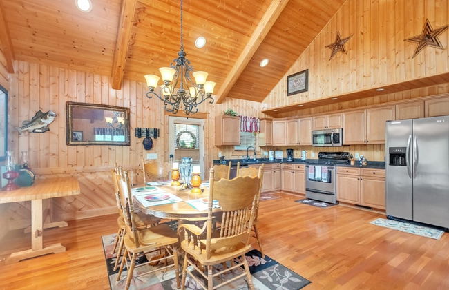 Cozy Mountain Retreat W/ Scenic Views 3 Bedroom Home by RedAwning - Foto 9