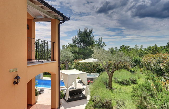 Villa in Rakalj Near Beaches With Pool - Photo 30