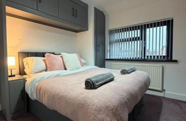 Modern 5 Bedroom Home in Solihull - Entire House - Garden - Contractors - Relocators - Family - NEC - BHX -Sleeps 9 - Foto 4