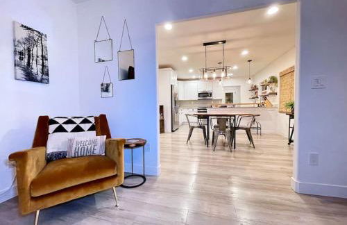 King Bed-Private Yard-Driveway Parking - Photo 18