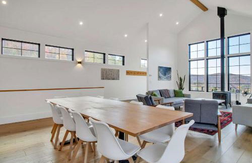 Magnificent Chalet Sweeping Views and Hot Tub - Foto 28