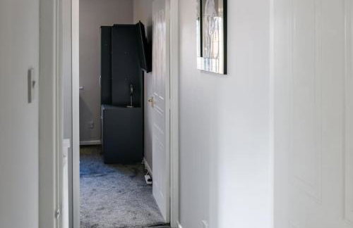 Stylish Two-bed House Birmingham with Parking - Foto 17