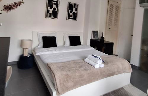 Carnet2voyages Suresnes - Proche Paris, La Défense - Foto 10