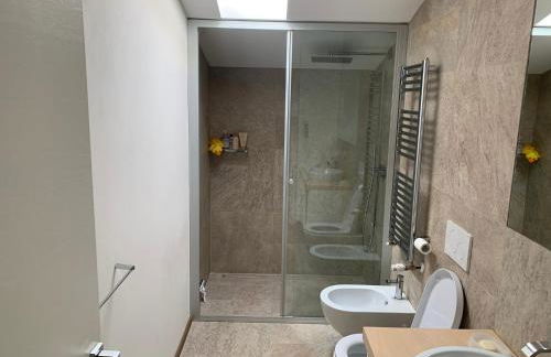 Ampio Appartamento con vista lago, sauna e camino Golf club Margara - Foto 38