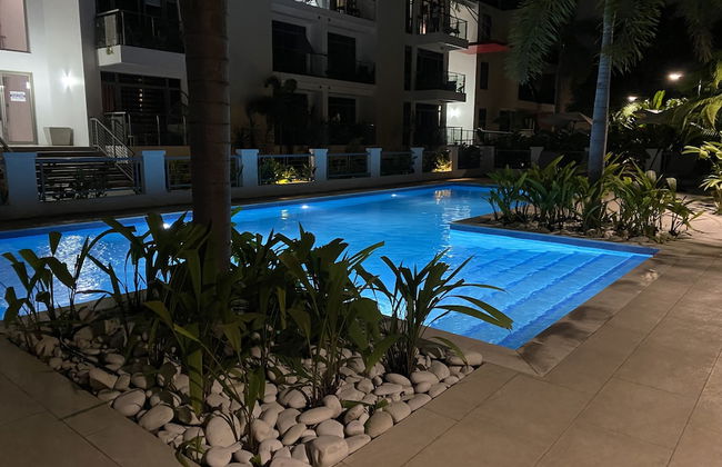 Elegant 1BR Apt with Pool - Foto 16