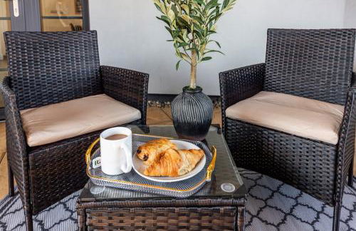 2 bed O2-Canary Wharf-Excel- in 30 mins London boat ride - 30 Mins Contractors-Families-Corporate people- Wifi 500mb-Flex CheckIn-Shops-Train Station - Foto 1