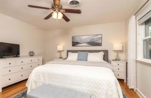 Refinished 3-BR Lowcountry Retreat - Foto 22