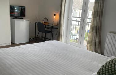 Spacious 4 Large Bedrooms Thurrock Grays 3 baths 1 ensuite Netflix Free Parking - Foto 9