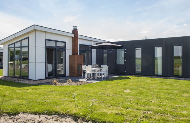 Comfortable Chalet With Combi Microwave, Near Rockanje - Foto 1