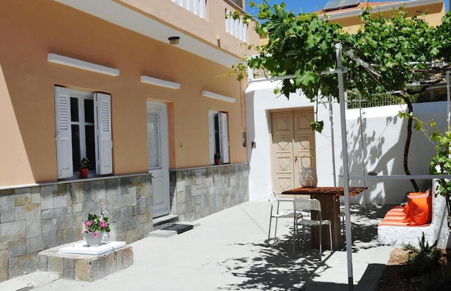 2 Bedrooms Holiday House, Kalymnos, Greece - Photo 1