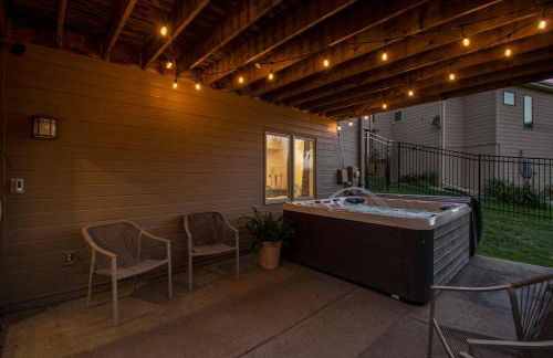 Stunning 5BR Villa Large Hot Tub & Scenic Yard - Foto 61