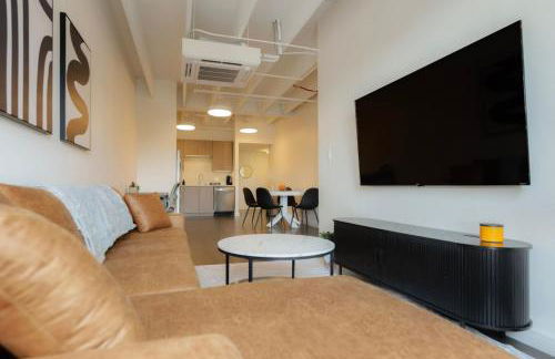 Above The Roots - Stylish 1BD on the Square - Foto 4