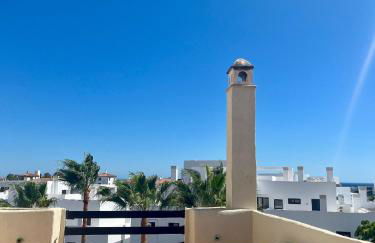 Estepona Penthouse Resort with Private Solárium - Pool & Free Parking - Photo 26