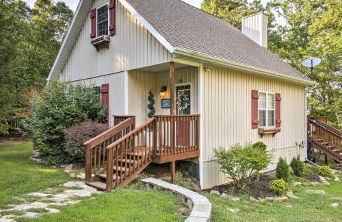 Hot Tub and Wooded Views Lakefront Blue Eye Cottage - Foto 23