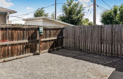 Great Updated King Bed Near Denver Sports field and concerts - Foto 9