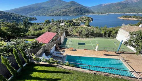 Villa con piscina, jacuzzi y basket junto al lago de El Burguillo - Photo 1, sunbed