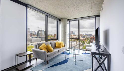 Freshly Minted 2BR - Elegance & Comfort in Central Chicago - Foto 1