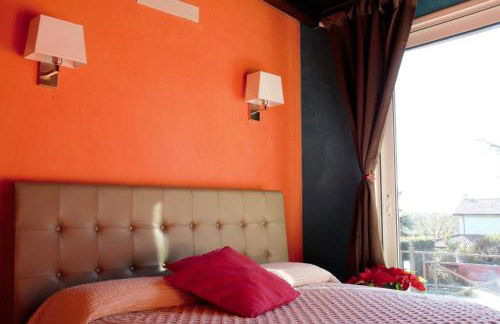 IL CICLAMINO POOL FOR YOUR SOLE USE BIG IN-GROUND - 70m2 house & 300m2 outdoor, child & pet friendly, 10 minutes drive to Montebello Station connecting to Rome centre in 20 minutes, 3 minutes drive to supermarket -4 language warm guest care - Foto 15