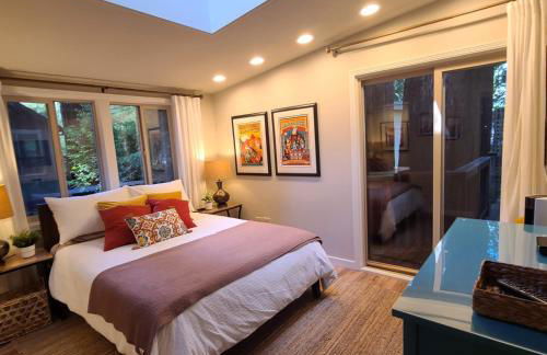 Dhyana Redwoods Fire Table Nearby River Access Ping Pong & Arcade Games - Foto 18