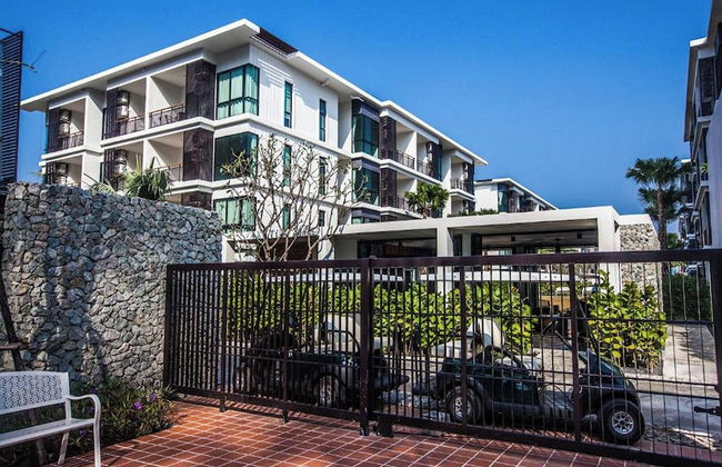 The Title Beach Front - Photo 2