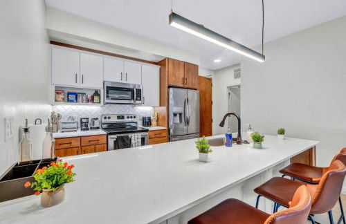 Little Italy & CWRU w King BedGymParkingWD - Foto 14