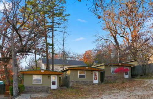 Private Lakeside Cabin for Two – Walk to Marina - Photo 10