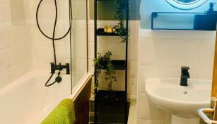 The Fifth Quarters, Grade II Listed Apartment, The Lace Market, NG1, City Centre, Nottingham, Sleeps 4 - Foto 4, Shower