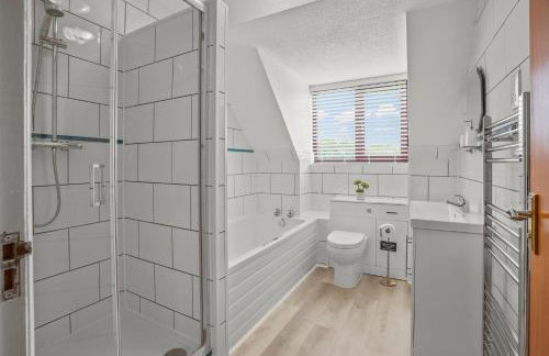 House - Sleeps 6 & Free parking - Foto 4