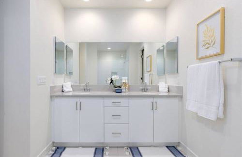 Near Coachella and Stagecoach Palm Springs , PGA resort Villa ,Golf, community pool, gym - Photo 17