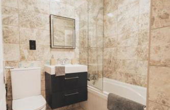 Top Floor 1BR Wishaw Flat with Parking - Foto 22