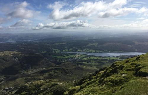 West View, Lakeside, Newby Bridge, 2 mins walk to Lake Windermere, Delightful property with Hot Tub - Foto 25