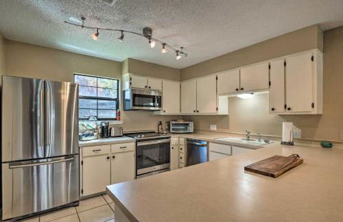 Horseshoe Bay Townhome w/ Patio & Outdoor Pool - Foto 15