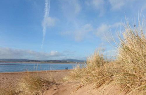 Number 15 Luxurious Two Bedroom Apartment - Photo 37