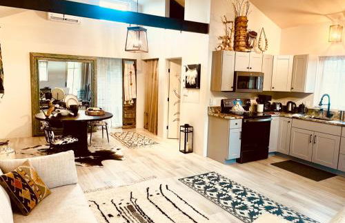 Santa Fe Modern FARMHOUSE 1 ACRE PRIVATE RD SOAKING ROOM 3 min Canyon rd - Foto 26