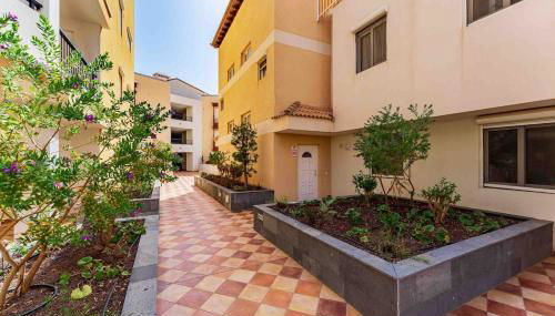 4 Bedroom Villa with Jacuzzi, heated Swimmingpool, front Ocean and view ! - Foto 2