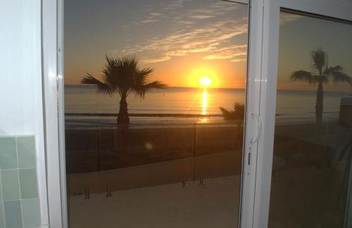 Maravilloso Apartamento AMANECER CABO a pie de playa y mar en CHALET ROQUETES - Foto 36