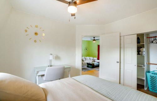 Apt in Historic Lynn Neighborhood 2 Mi to Beach! - Foto 16