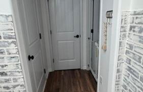 Cozy & Airy Retreat with Lots of Character - Foto 17