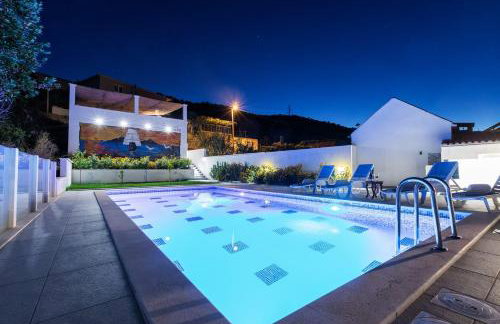 Luxury apartment Sara with heated pool - Photo 7